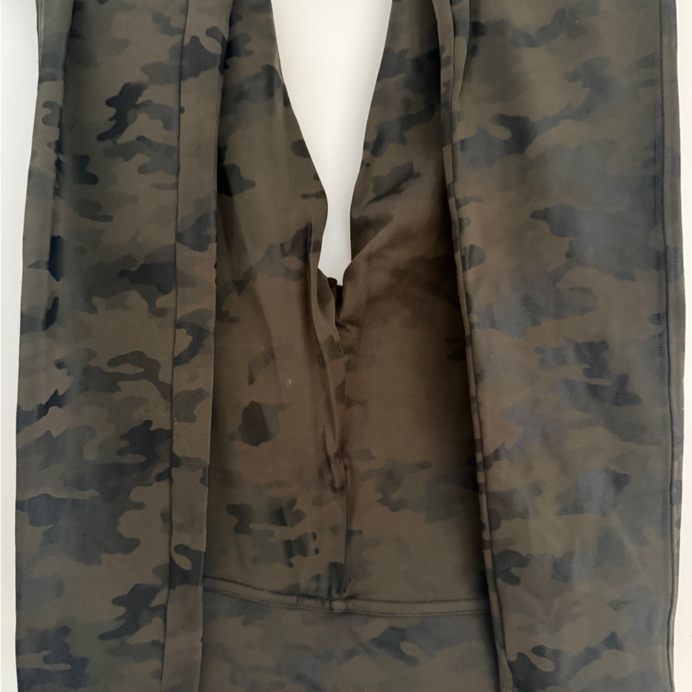 SPANX Camo leggings